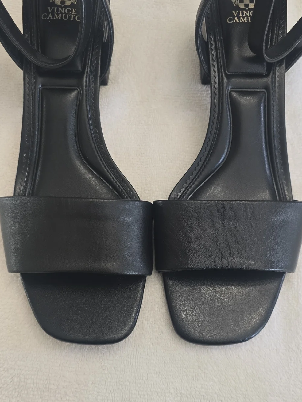 NWOT Vince Camuto Acaylee Sandals - Picture 3 of 9